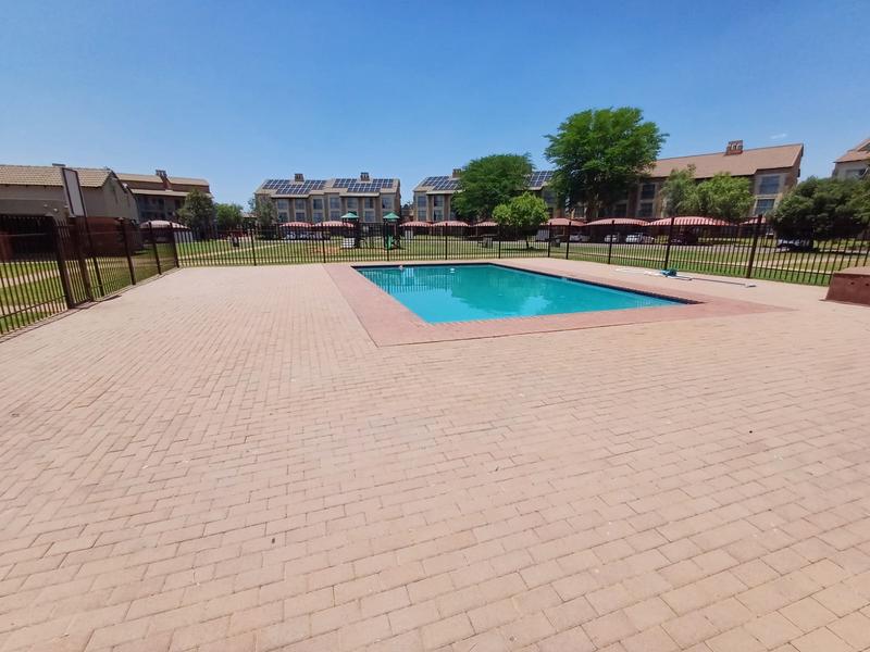 2 Bedroom Property for Sale in Theresa Park Gauteng
