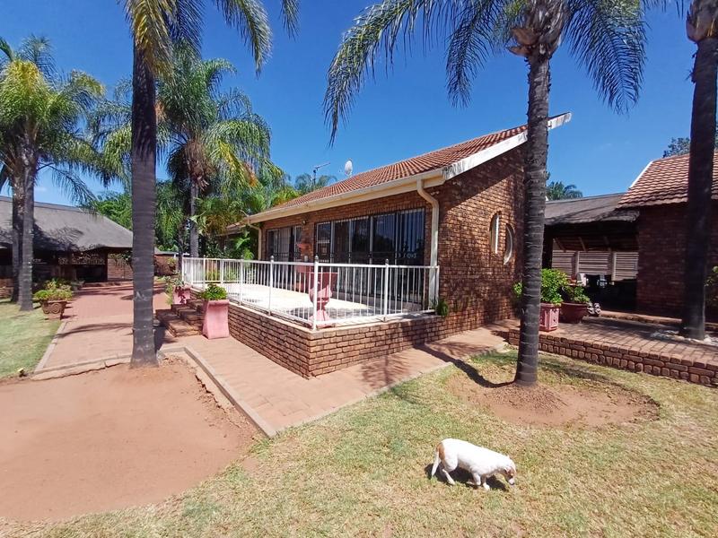 4 Bedroom Property for Sale in Theresa Park Gauteng