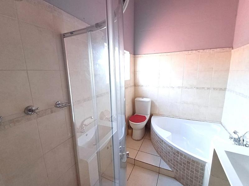 4 Bedroom Property for Sale in Theresa Park Gauteng