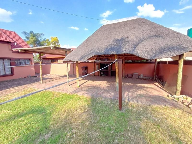 4 Bedroom Property for Sale in Theresa Park Gauteng