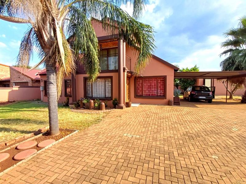 4 Bedroom Property for Sale in Theresa Park Gauteng