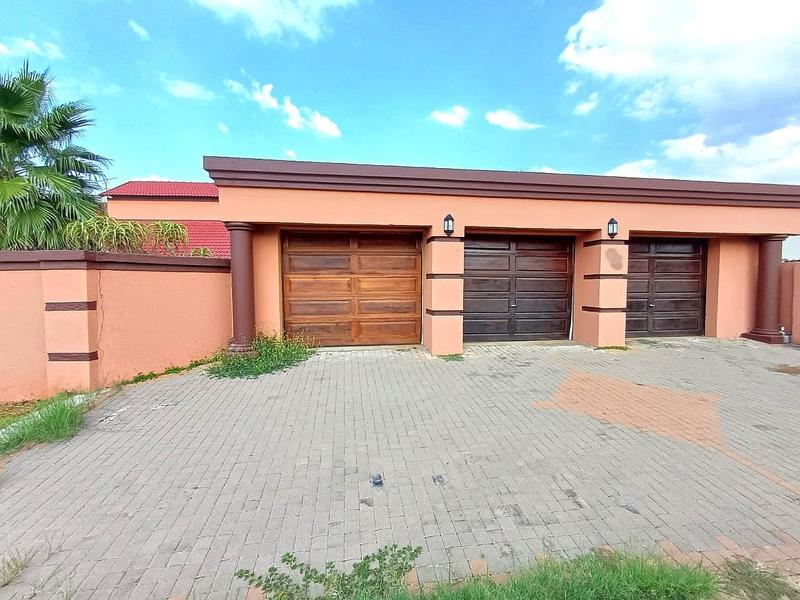 4 Bedroom Property for Sale in Theresa Park Gauteng