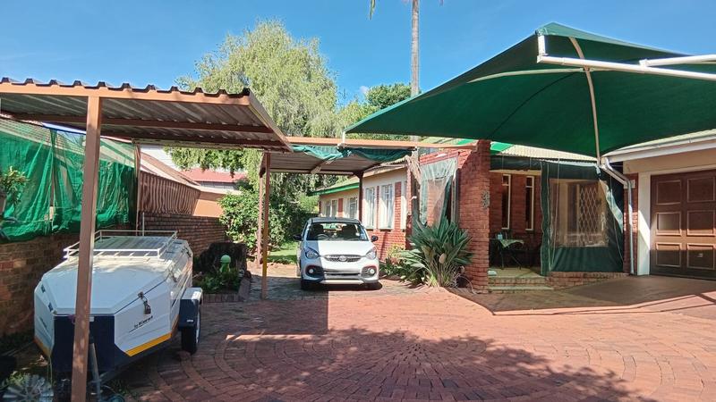 4 Bedroom Property for Sale in Theresa Park Gauteng