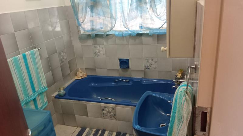 4 Bedroom Property for Sale in Theresa Park Gauteng