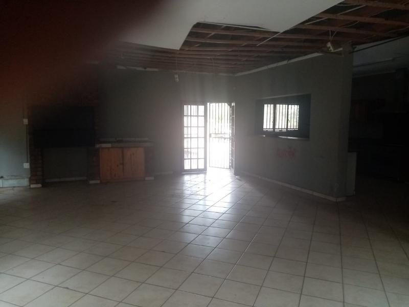 5 Bedroom Property for Sale in Gerardsville Gauteng