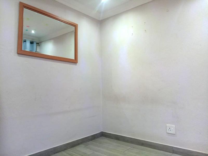 2 Bedroom Property for Sale in Andeon Gauteng