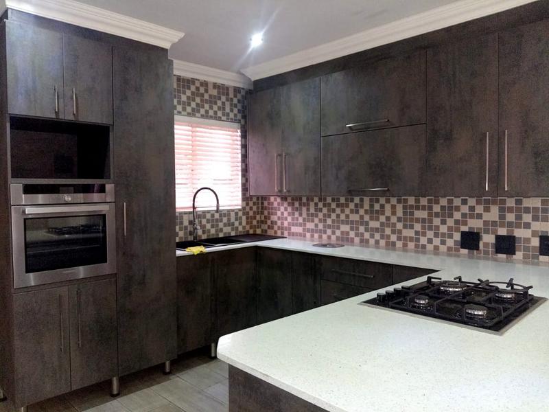 2 Bedroom Property for Sale in Andeon Gauteng