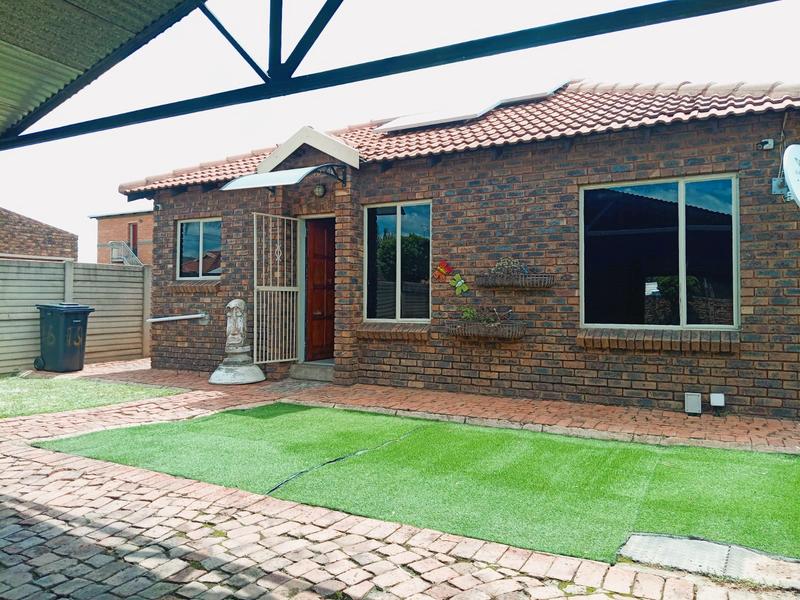 2 Bedroom Property for Sale in Andeon Gauteng