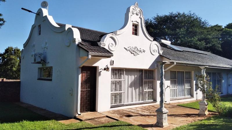 6 Bedroom Property for Sale in Andeon Gauteng