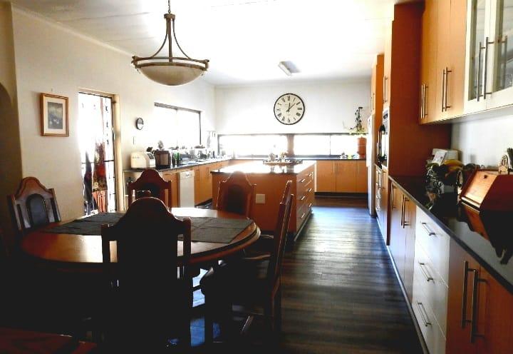 6 Bedroom Property for Sale in Andeon Gauteng