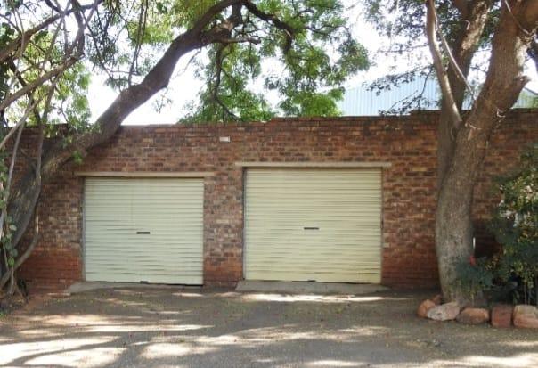 6 Bedroom Property for Sale in Andeon Gauteng