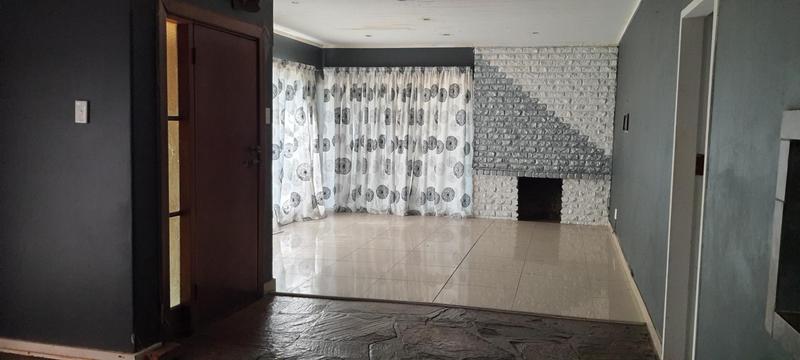 4 Bedroom Property for Sale in Andeon Gauteng