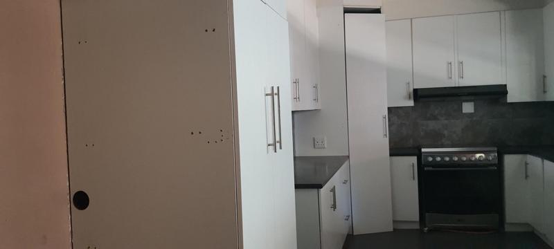 4 Bedroom Property for Sale in Andeon Gauteng