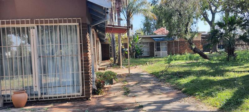 4 Bedroom Property for Sale in Andeon Gauteng