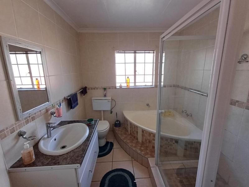 3 Bedroom Property for Sale in Annlin Gauteng