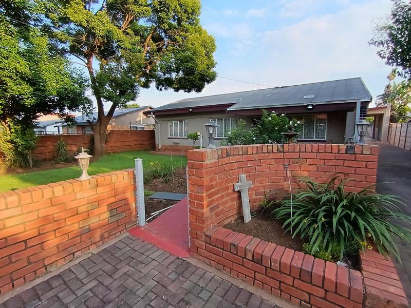 4 Bedroom Property for Sale in Booysens Gauteng