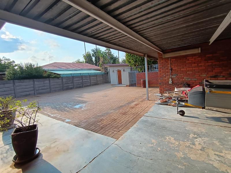 4 Bedroom Property for Sale in Booysens Gauteng