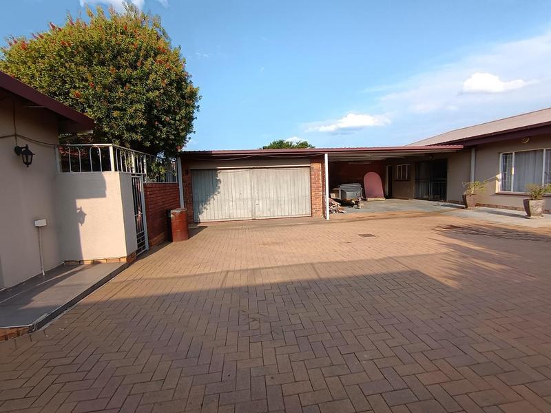 4 Bedroom Property for Sale in Booysens Gauteng