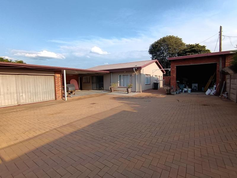 4 Bedroom Property for Sale in Booysens Gauteng