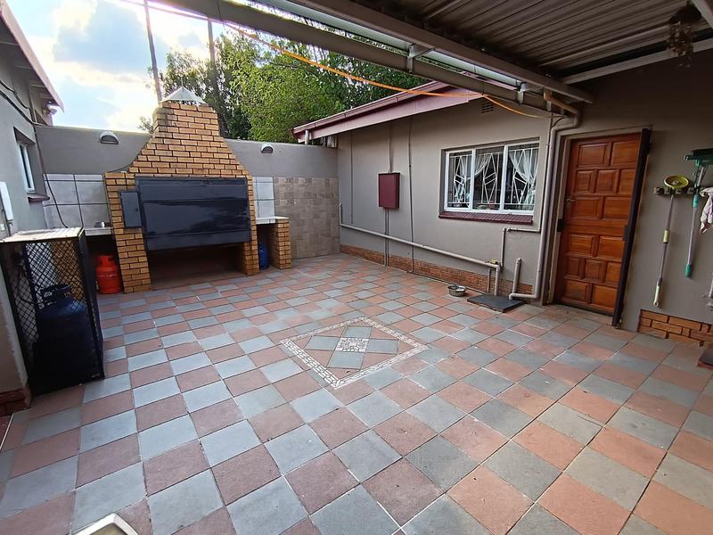 4 Bedroom Property for Sale in Booysens Gauteng