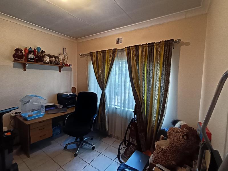 4 Bedroom Property for Sale in Booysens Gauteng
