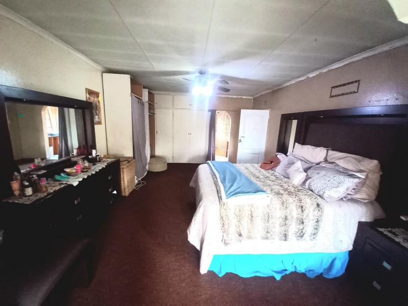 5 Bedroom Property for Sale in Booysens Gauteng