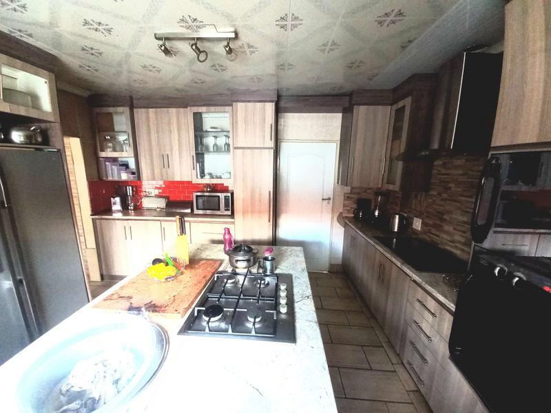 5 Bedroom Property for Sale in Booysens Gauteng