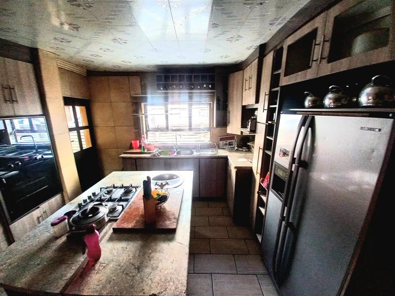 5 Bedroom Property for Sale in Booysens Gauteng