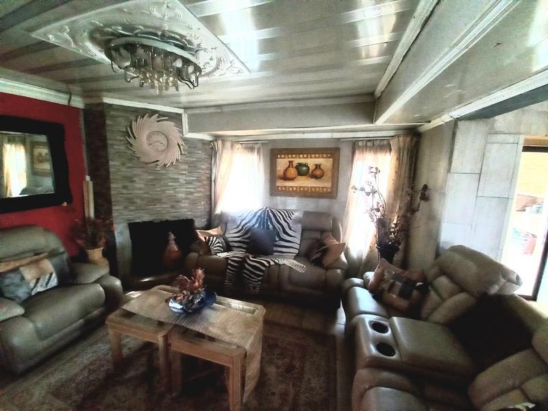 5 Bedroom Property for Sale in Booysens Gauteng