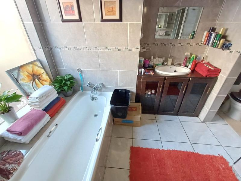 4 Bedroom Property for Sale in Doornpoort Gauteng