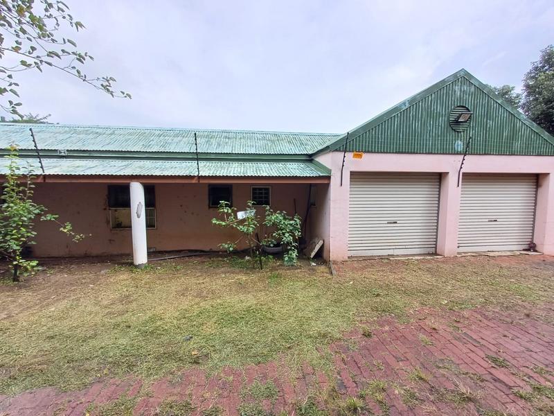 8 Bedroom Property for Sale in Doornpoort Gauteng