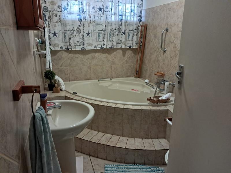 3 Bedroom Property for Sale in Dorandia Gauteng