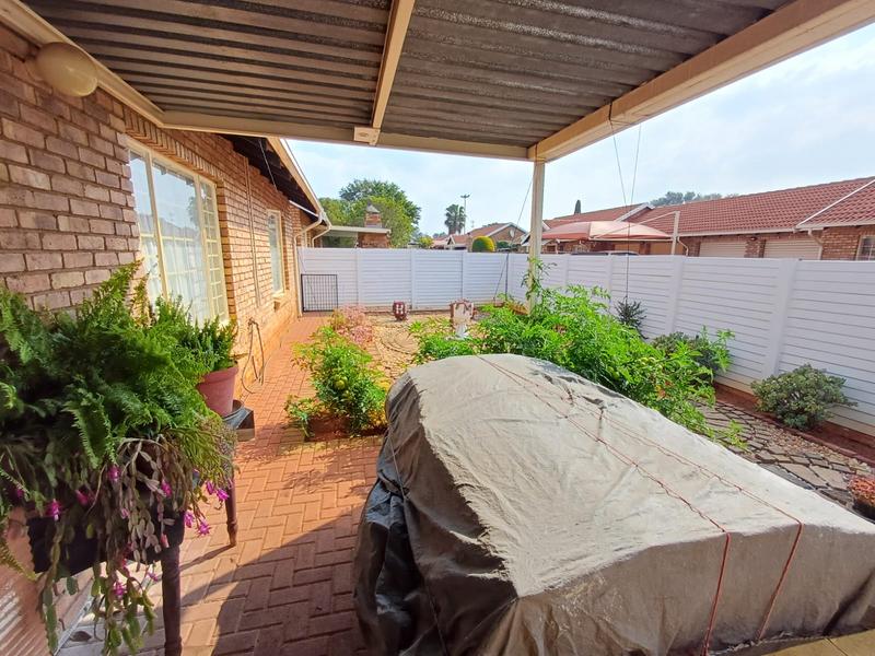 3 Bedroom Property for Sale in Dorandia Gauteng