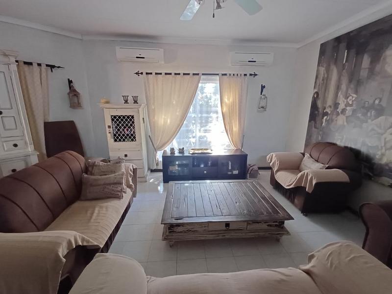 6 Bedroom Property for Sale in Florauna Gauteng
