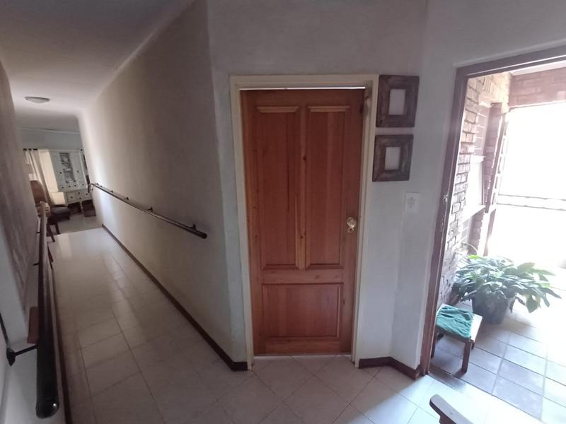 6 Bedroom Property for Sale in Florauna Gauteng