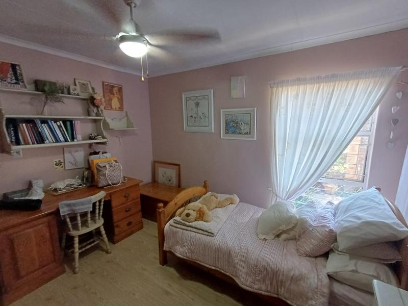 6 Bedroom Property for Sale in Florauna Gauteng