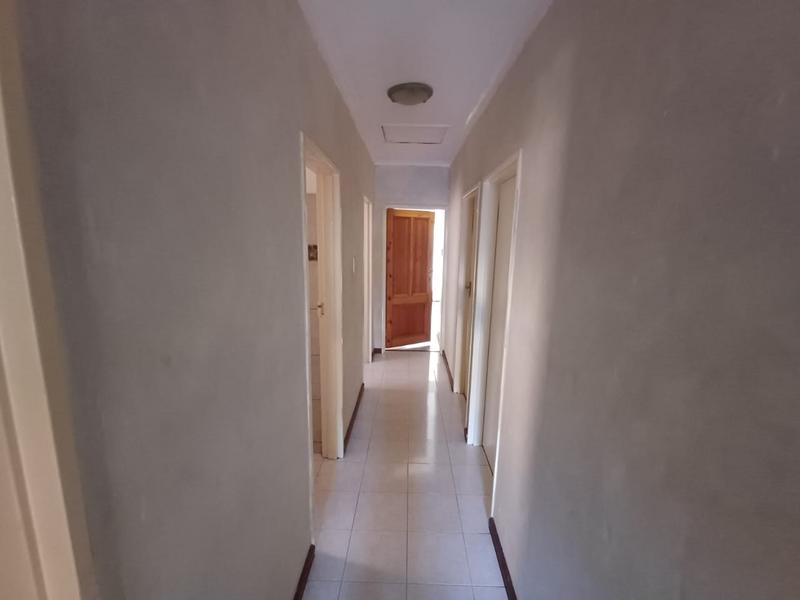 6 Bedroom Property for Sale in Florauna Gauteng