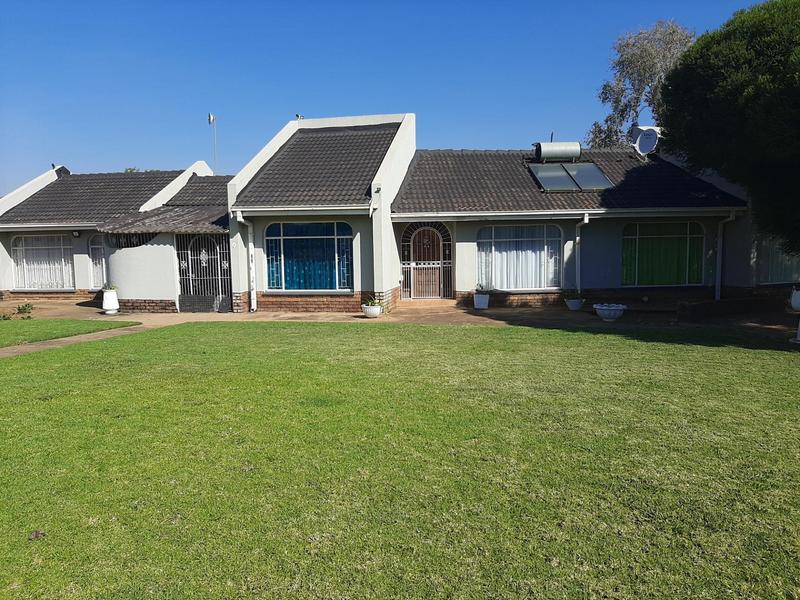 3 Bedroom Property for Sale in Hornsoord A H Gauteng
