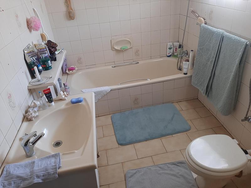 3 Bedroom Property for Sale in Hornsoord A H Gauteng