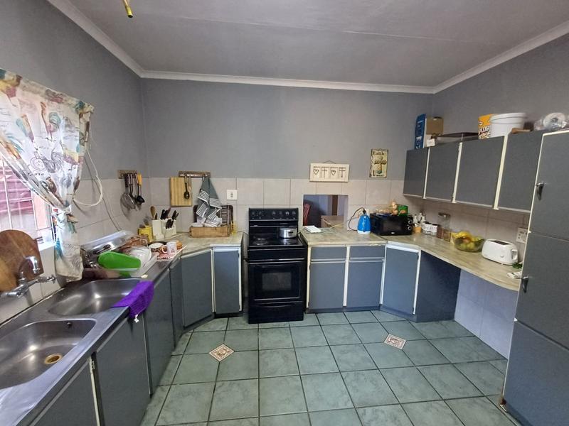 3 Bedroom Property for Sale in Mountain View Gauteng
