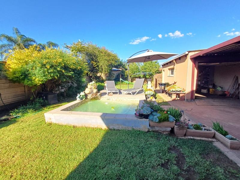 3 Bedroom Property for Sale in Mountain View Gauteng