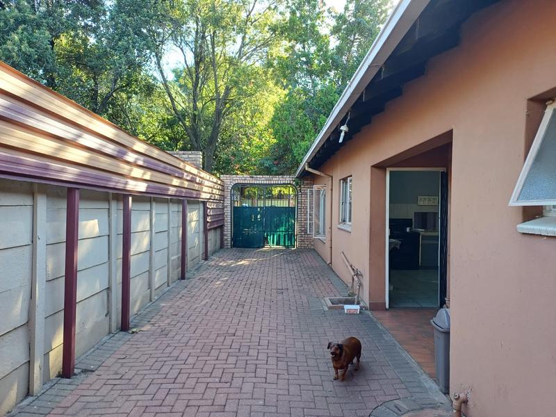 3 Bedroom Property for Sale in Mountain View Gauteng