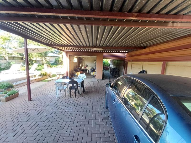 3 Bedroom Property for Sale in Mountain View Gauteng