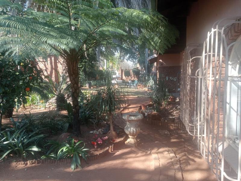 4 Bedroom Property for Sale in Mountain View Gauteng