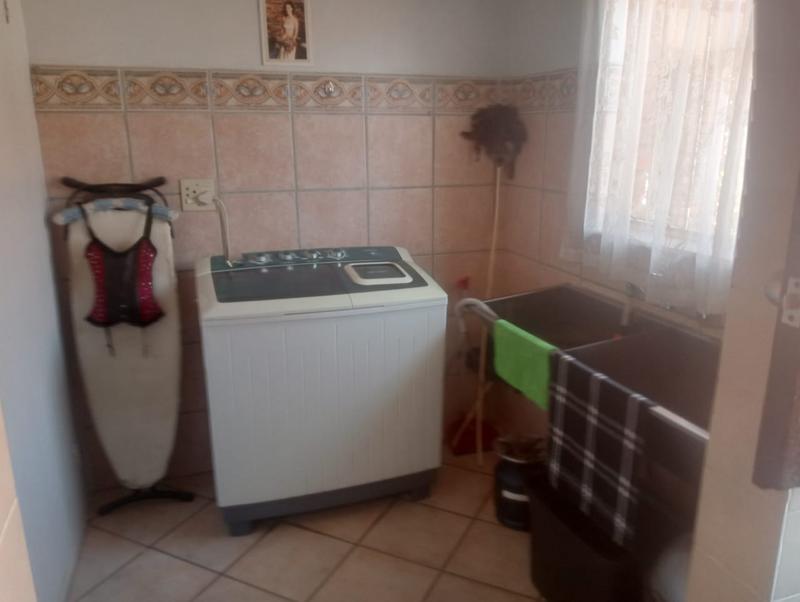4 Bedroom Property for Sale in Mountain View Gauteng