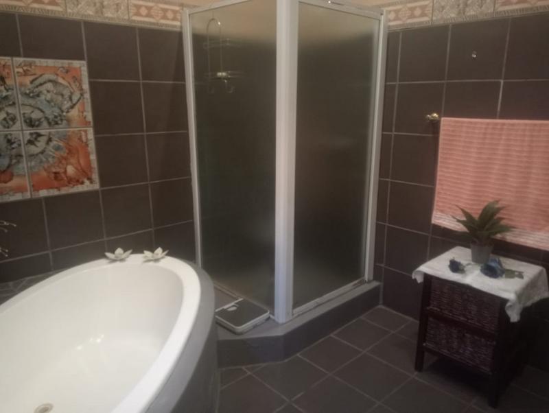 4 Bedroom Property for Sale in Mountain View Gauteng