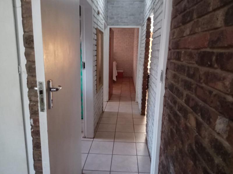 2 Bedroom Property for Sale in Pretoria North Gauteng