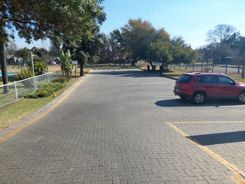 2 Bedroom Property for Sale in Queenswood Gauteng