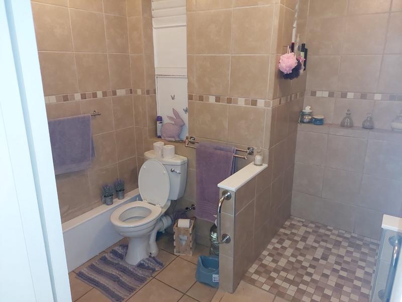 2 Bedroom Property for Sale in Queenswood Gauteng