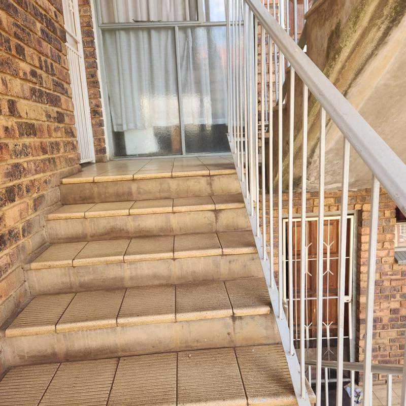 1 Bedroom Property for Sale in Sunnyside Gauteng
